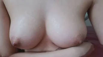 FC2PPV-4656223 温柔白皙黑发G罩杯圣乳 FC2PPV-4656223 温柔白皙黑发G罩杯圣乳